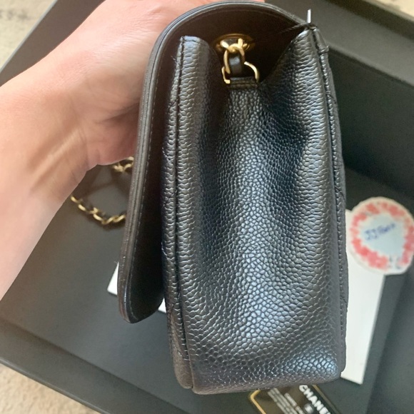 ❌sold❌Chanel Caviar Filigree Medium Flap GHW - Picture 2 of 15